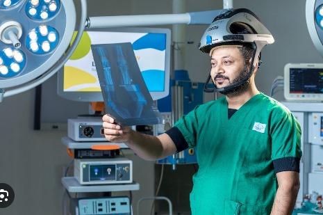 Dr Vinay Tantuway - Robotic Knee Replacement and Arthroscopy Surgeon